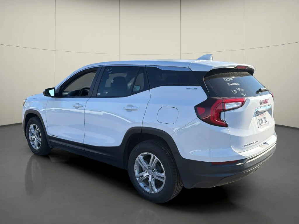 Used 2024 White GMC SLE image 5