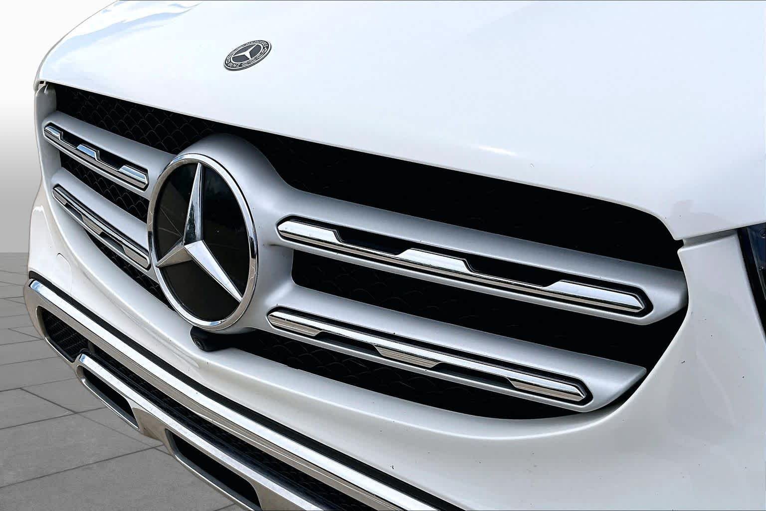 Used 2020 Polar White Mercedes-Benz GLC 300 image 29