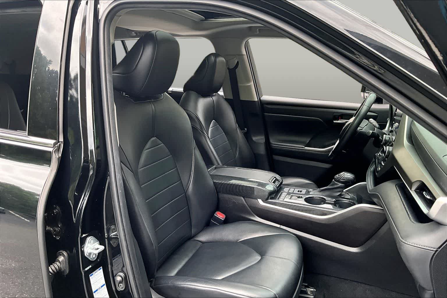 Used 2021 Midnight Black Metallic Toyota XLE image 9