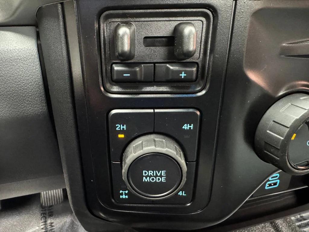 New 2026 Oxford White Ford F-350® XL image 19