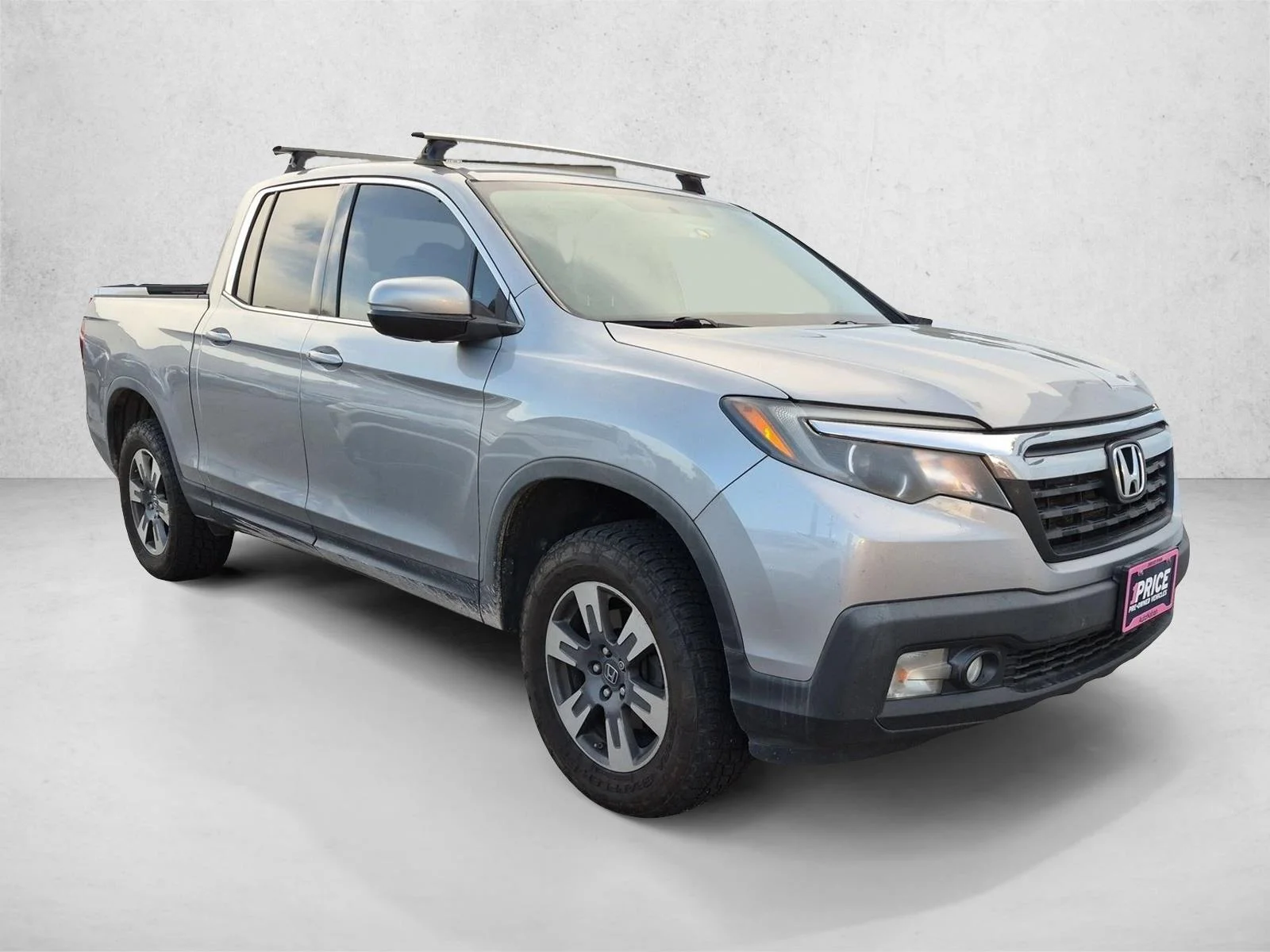 Used 2017 Lunar Silver Metallic Honda RTL image 3