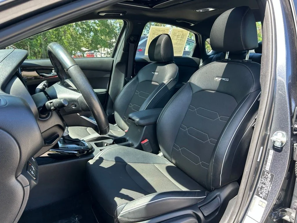 Certified Used 2024 Gravity Gray Kia GT-Line image 18