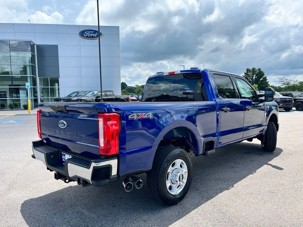 New 2026 Blue Ford XLT image 5
