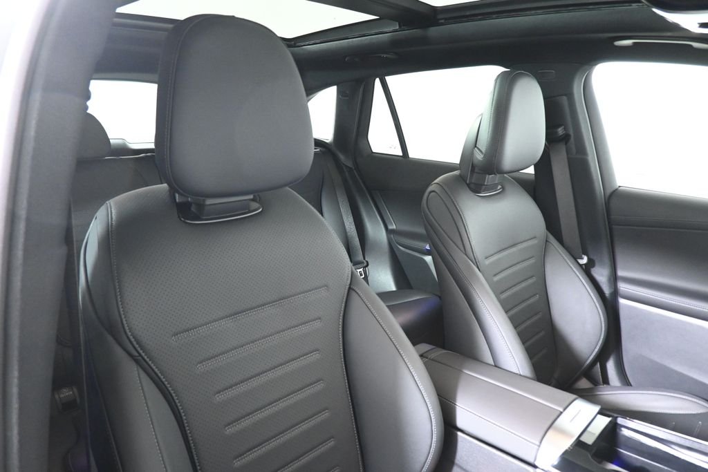 Used 2026 Graphite Grey Metallic Mercedes-Benz GLC 300 image 32