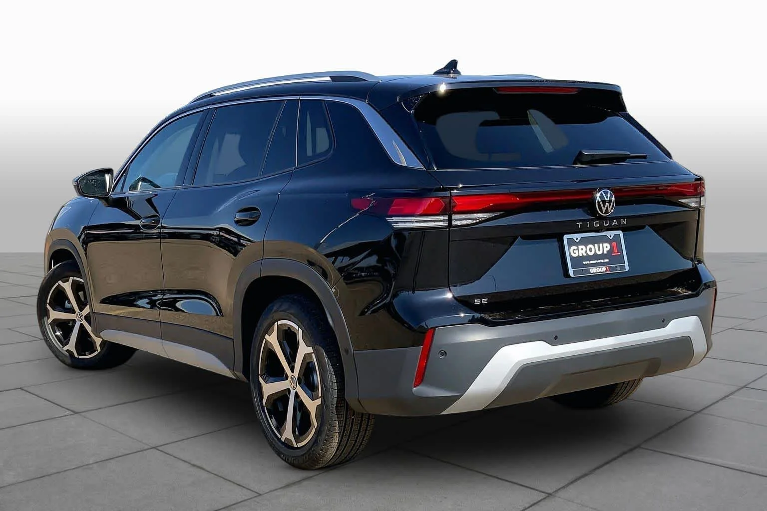 New 2026 Deep Black Pearl Volkswagen SE image 11