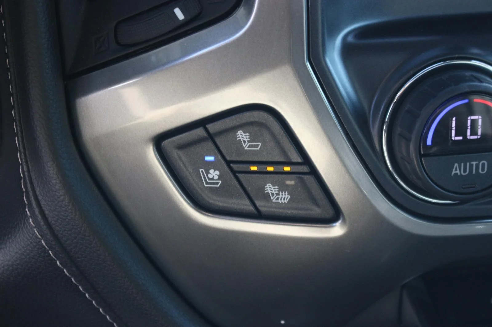 Used 2018 GRAPHITE METALLIC Chevrolet LTZ image 28