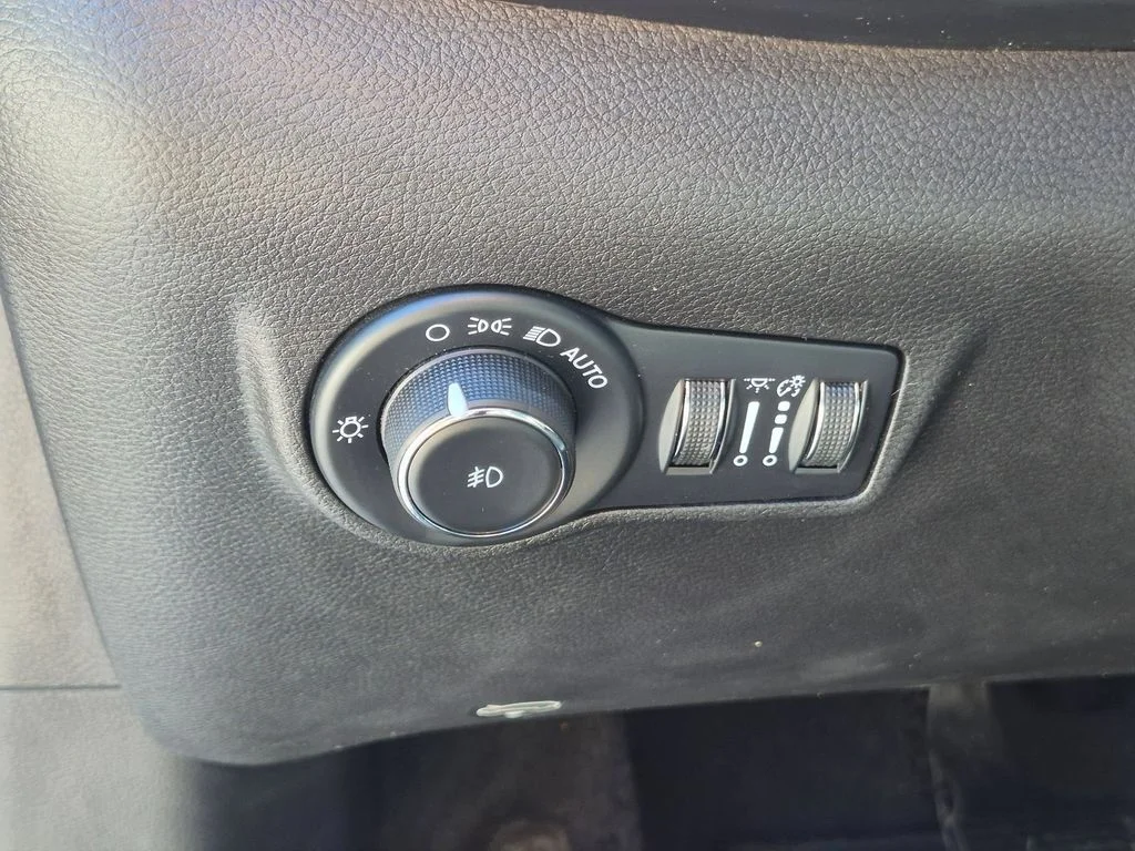 Used 2023 Gray Jeep Limited image 14