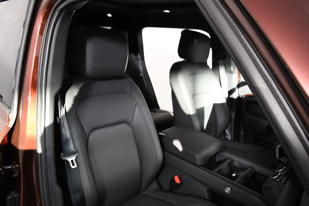 New 2026 Sedona Red Land Rover X-Dynamic SE image 4