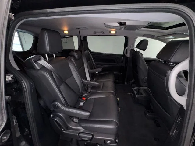 Used 2022 Black Honda Touring image 18