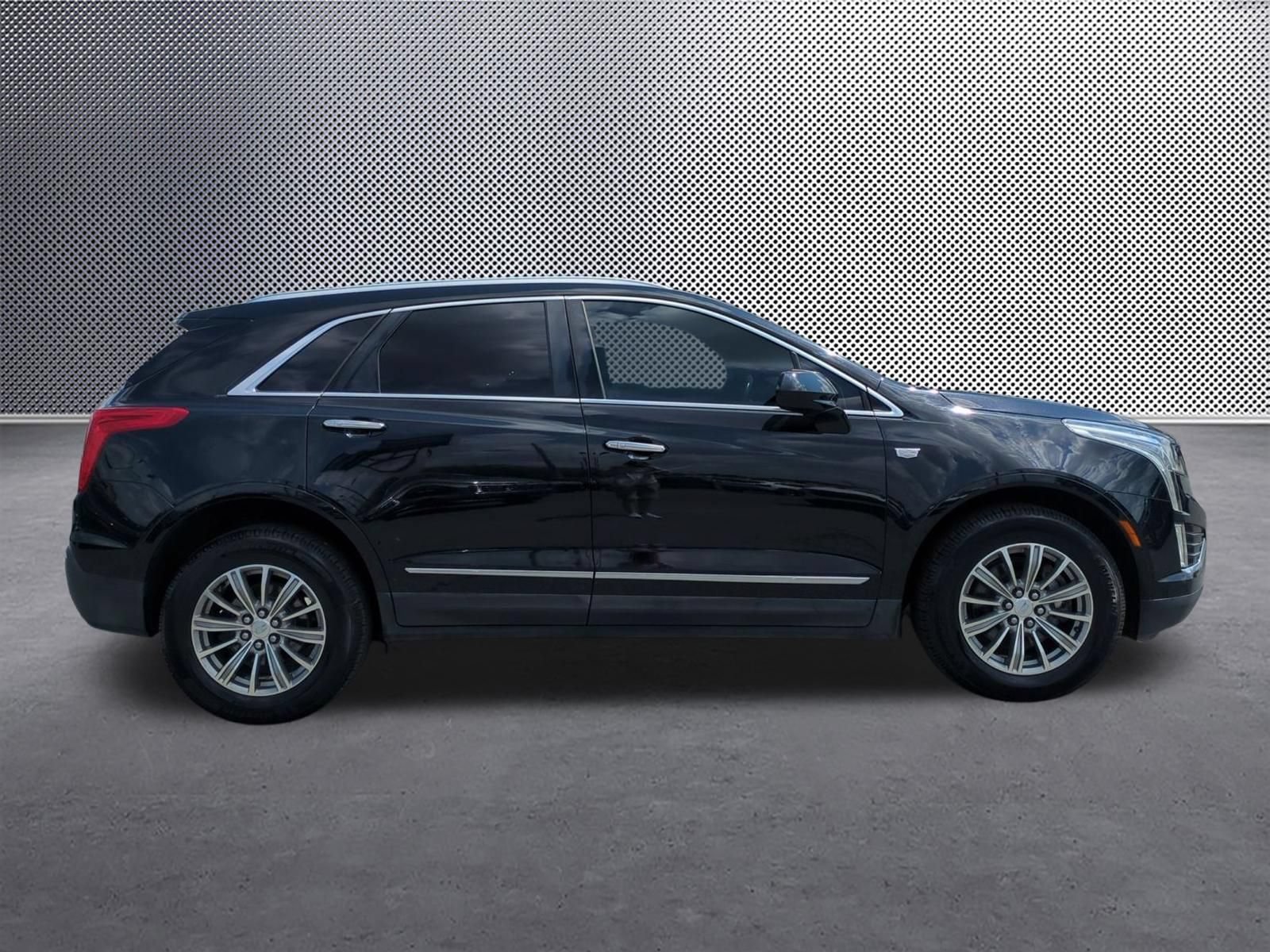 Used 2018 Stellar Black Metallic Cadillac Luxury FWD image 6
