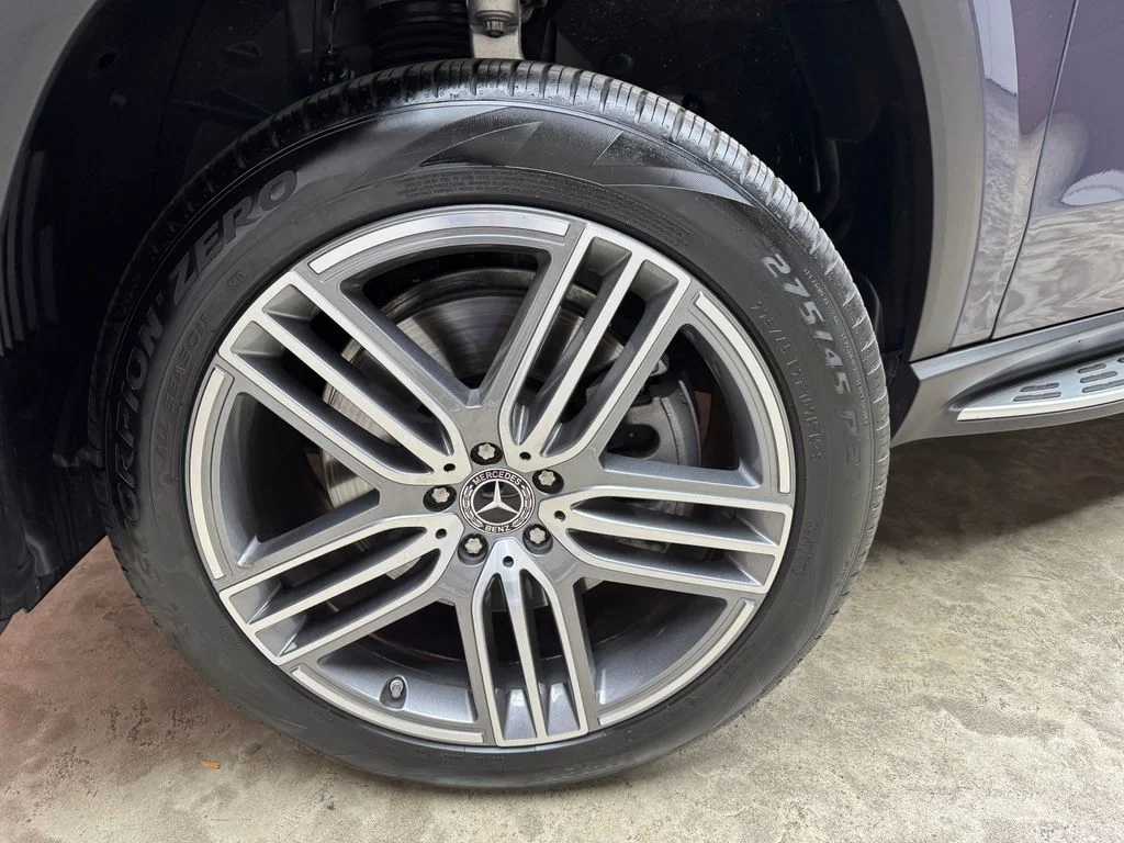 Used 2026 Blue Mercedes-Benz GLS 450 image 29