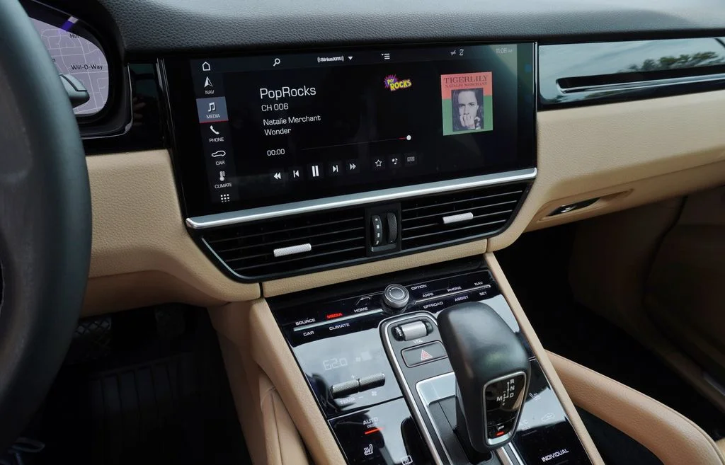 Used 2019 White Porsche Base image 17