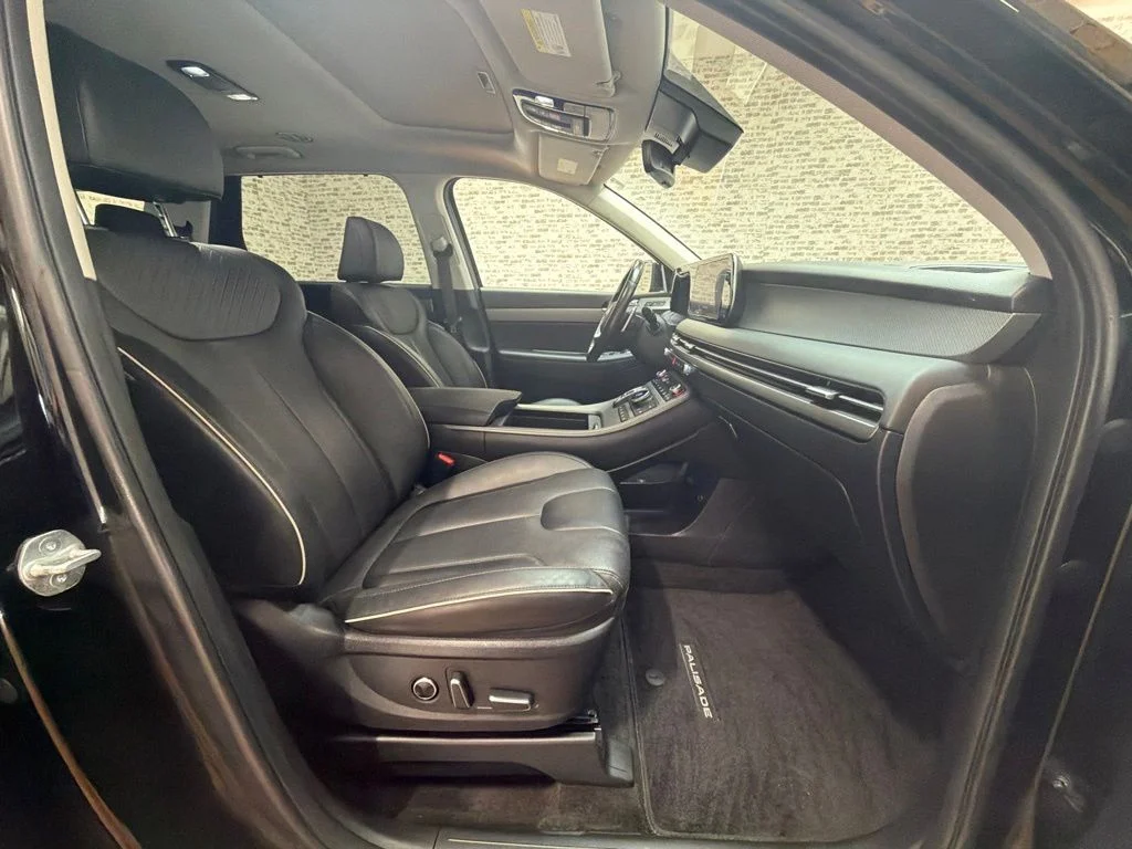 Used 2024 Abyss Black Pearl Hyundai SEL image 11