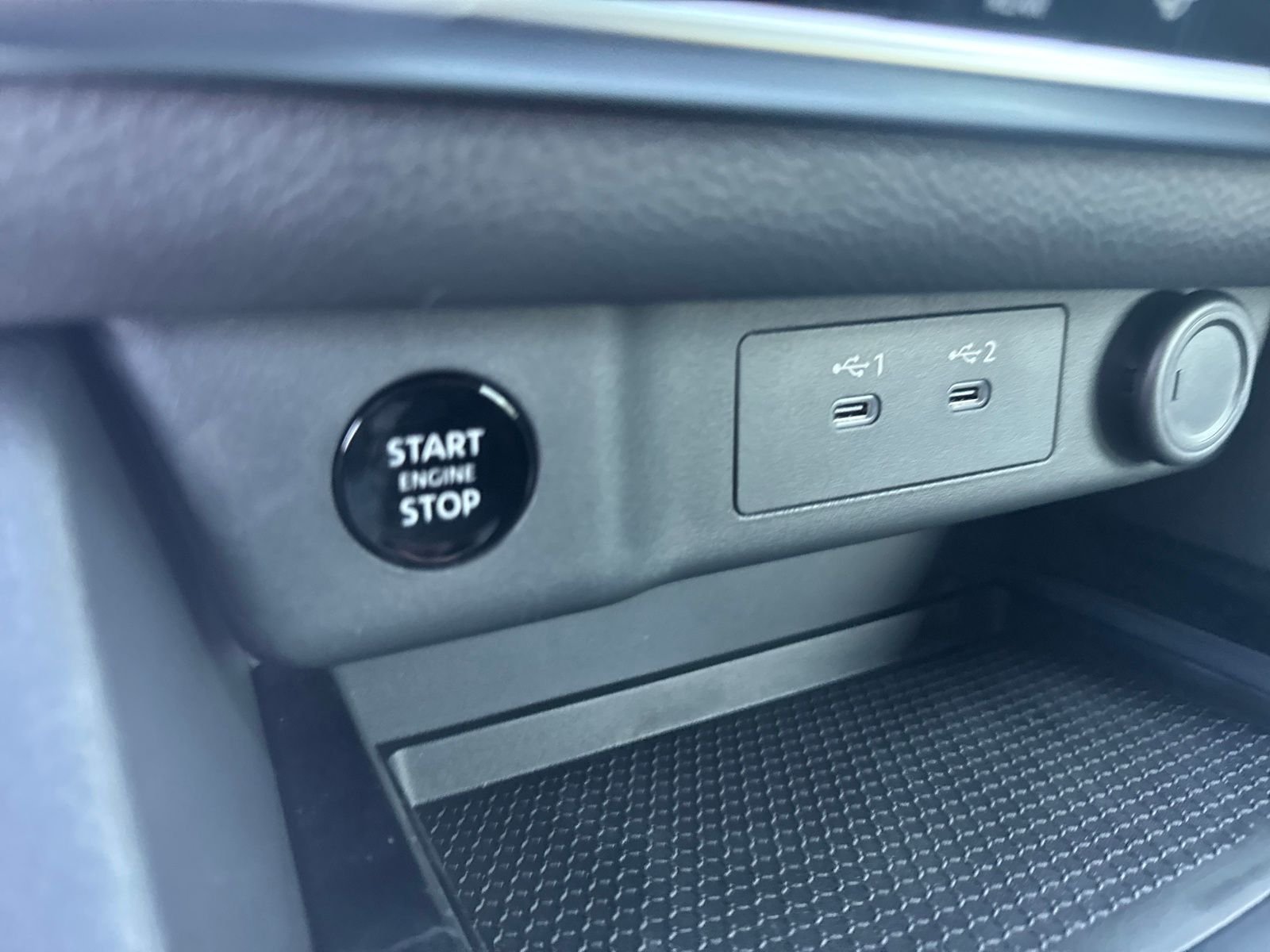 New 2026 Nissan Rogue SV 4D Sport Utility