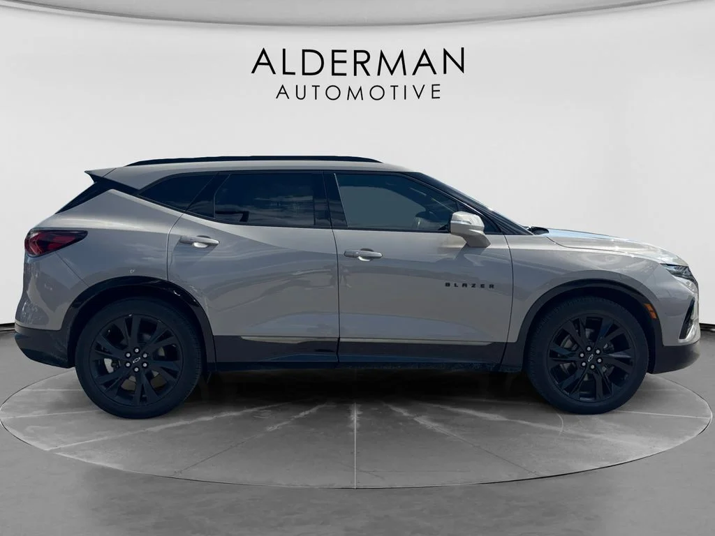 Used 2021 Gray Chevrolet RS image 6