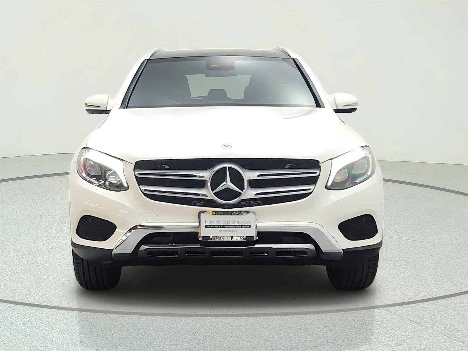 Used 2019 Polar White Mercedes-Benz GLC 300 4MATIC® SUV image 2