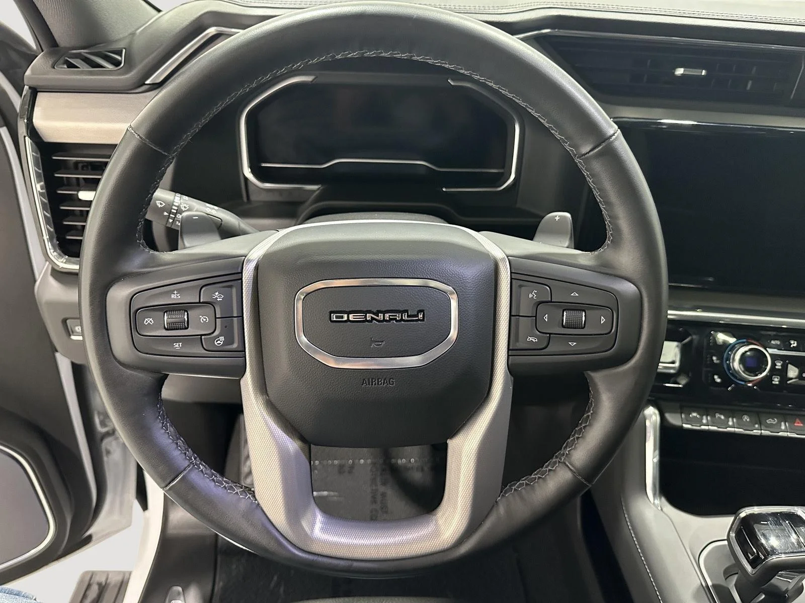 Used 2024 White Frost Tricoat GMC Denali image 9