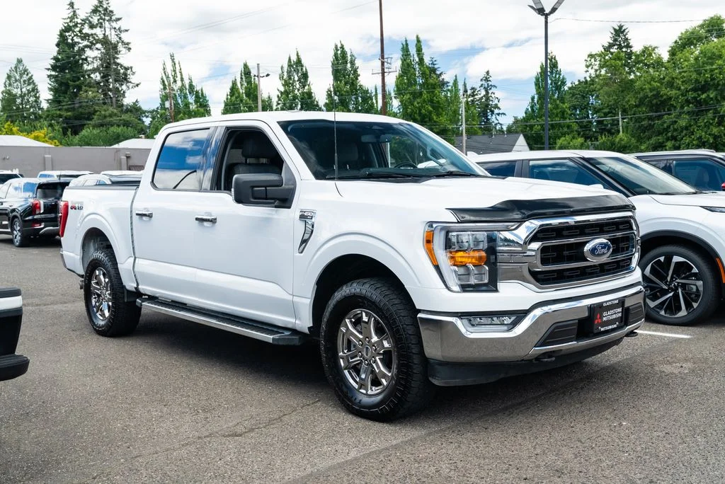 Used 2023 White Ford XLT image 1