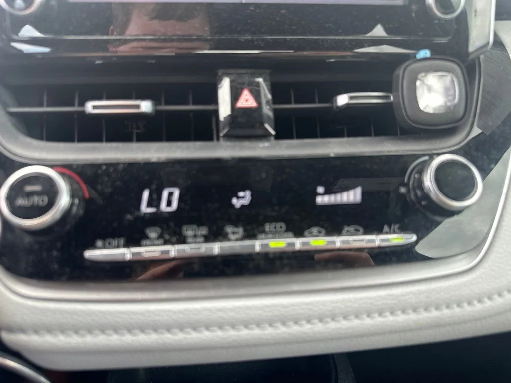 Used 2020 Classic Silver Metallic Toyota SE image 22