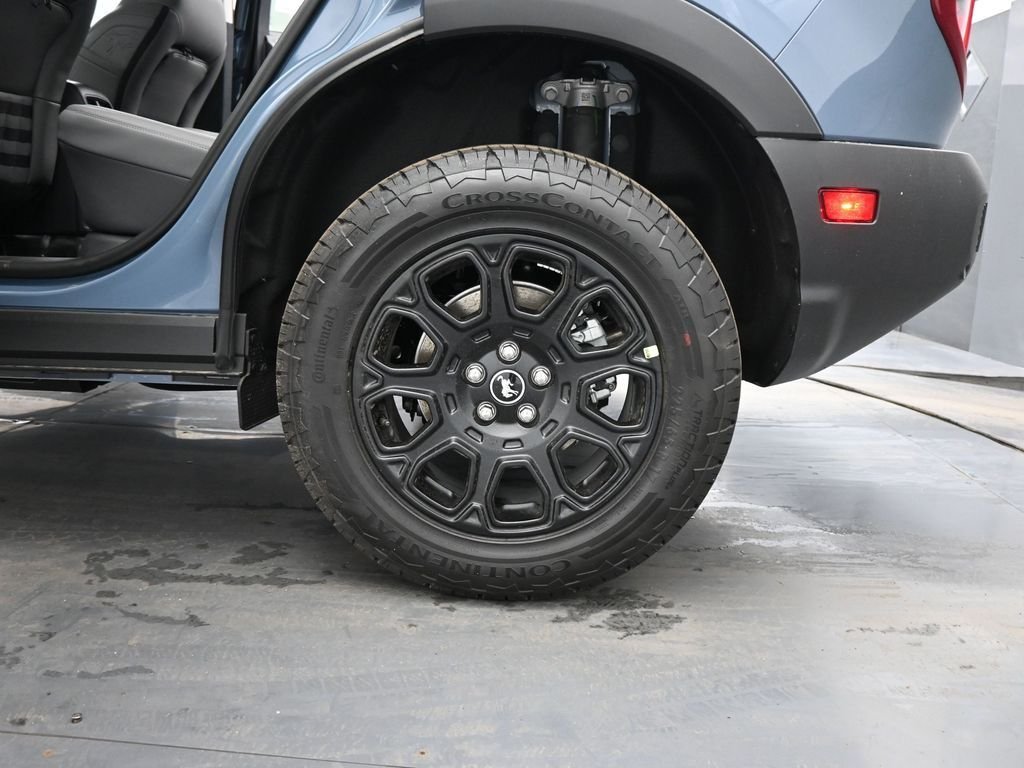 New 2025 Azure Gray Metallic Tri-Coat Ford Badlands image 26