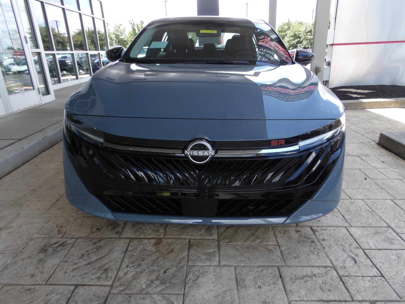 New 2026 Atlantic Gray Metallic / Super Black Two-tone Nissan SR image 2