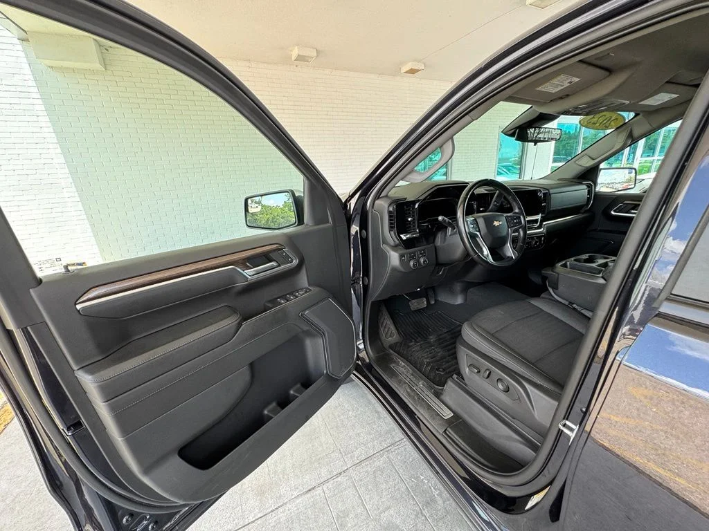 Used 2023 Gray Chevrolet LT image 12
