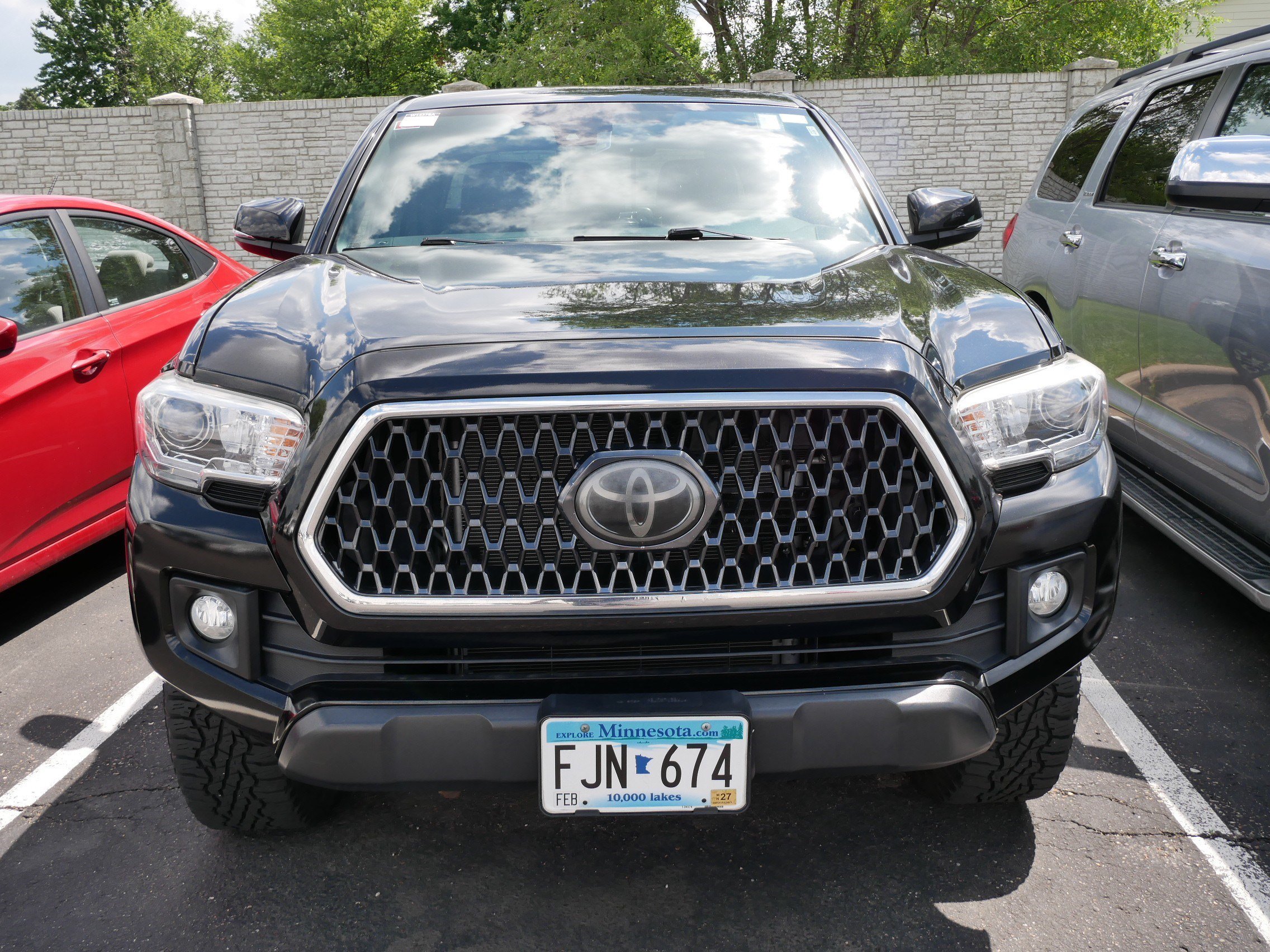 Used 2018 Toyota Tacoma TRD Off Road with VIN 5TFCZ5AN7JX130179 for sale in Brooklyn Center, Minnesota