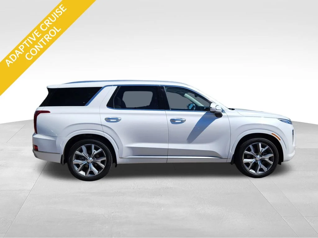 Used 2021 White Hyundai Limited image 4