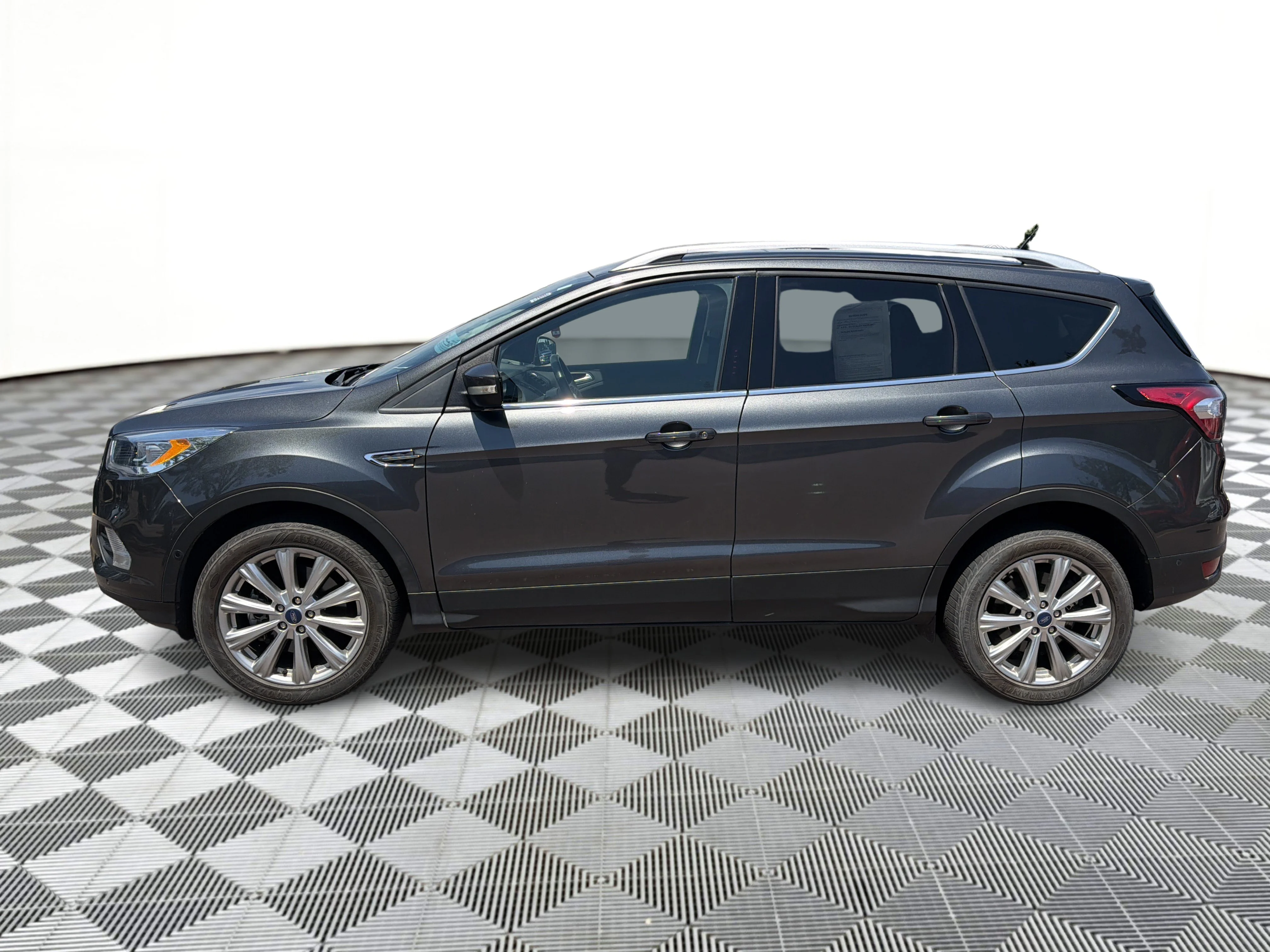 Used 2018 Magnetic Ford Titanium image 2