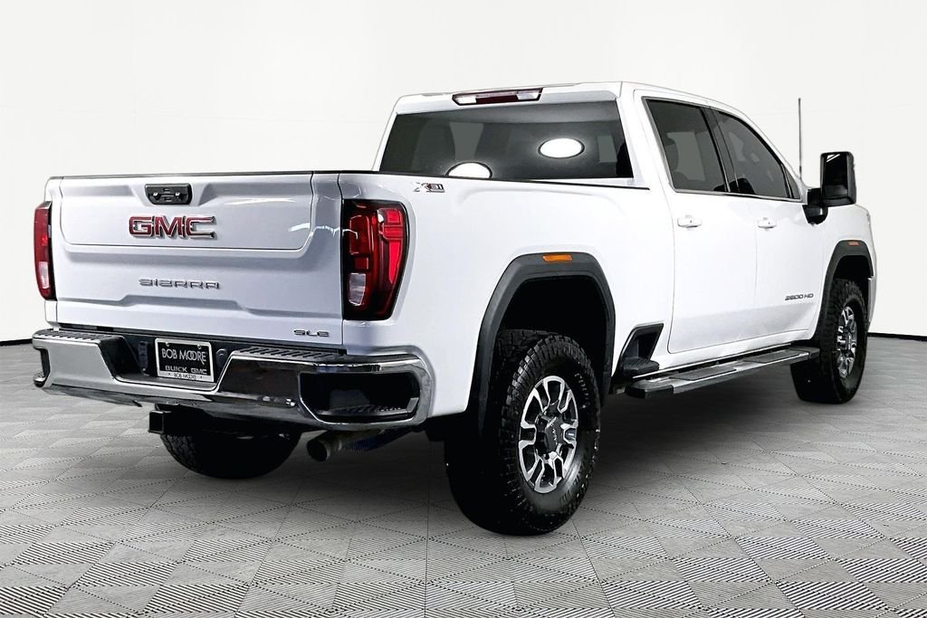 Used 2022 White GMC SLE image 5