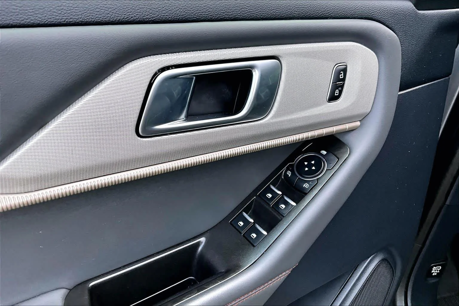 Used 2025 Carbonized Gray Ford Active image 32