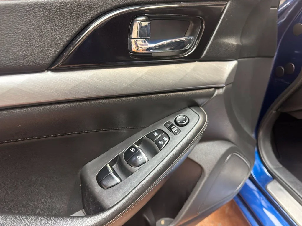 Used 2017 Deep Blue Pearl Nissan 3.5 SV image 23