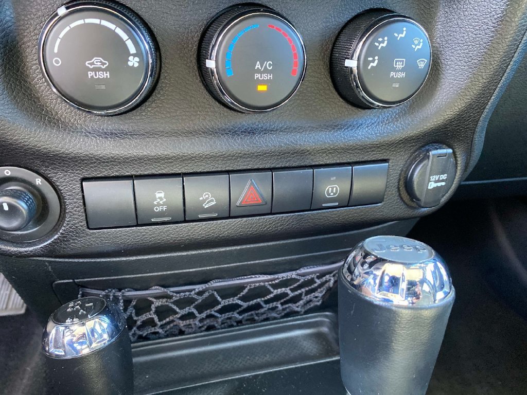 Used 2017 Black Jeep Unlimited Sport image 17