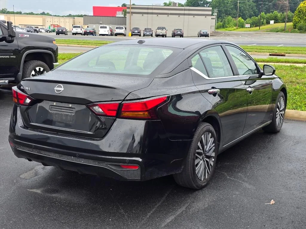 Used 2025 Black Nissan 2.5 SV image 10