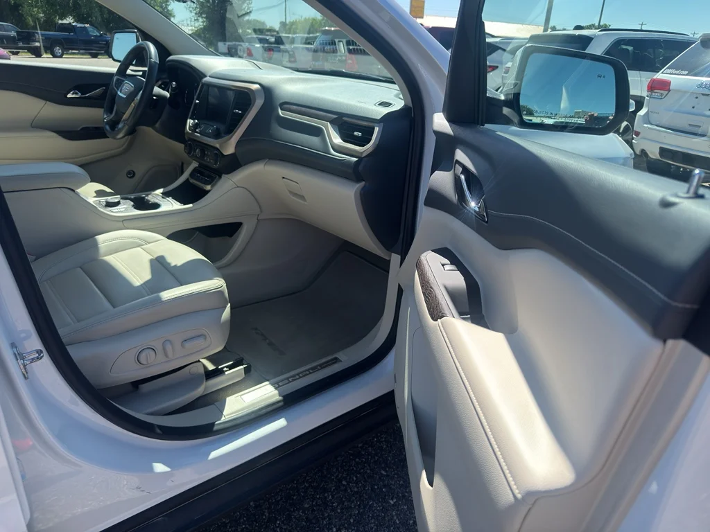 Used 2022 White Frost Tricoat GMC Denali image 15