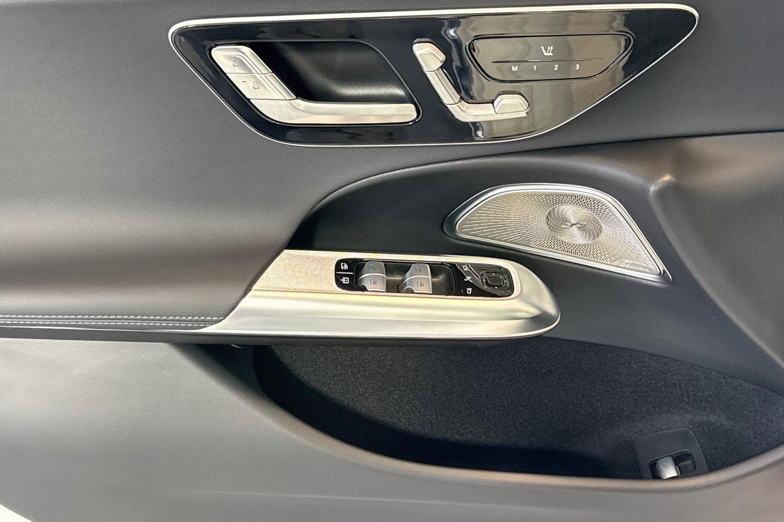 New 2027 Polar White Mercedes-Benz E 350 image 16