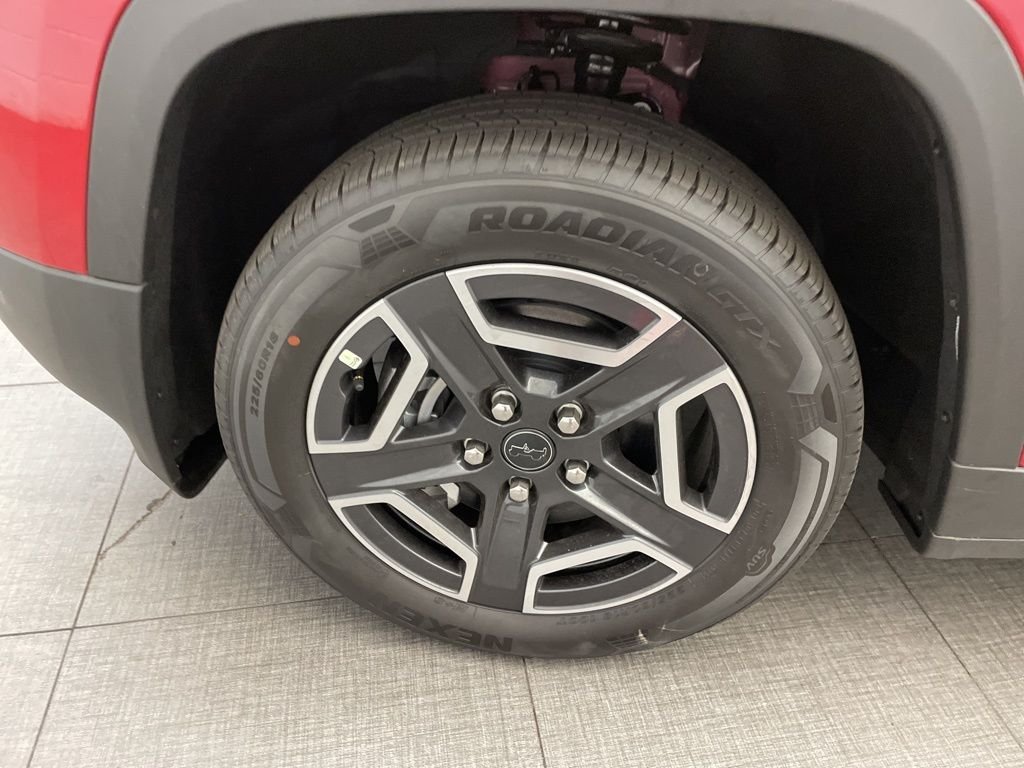 New 2026 Red Hot Pearl-Coat Exterior Paint Jeep Laredo image 10