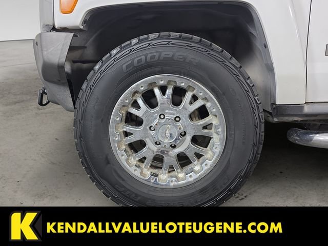 Used 2007 White Hummer Base image 9