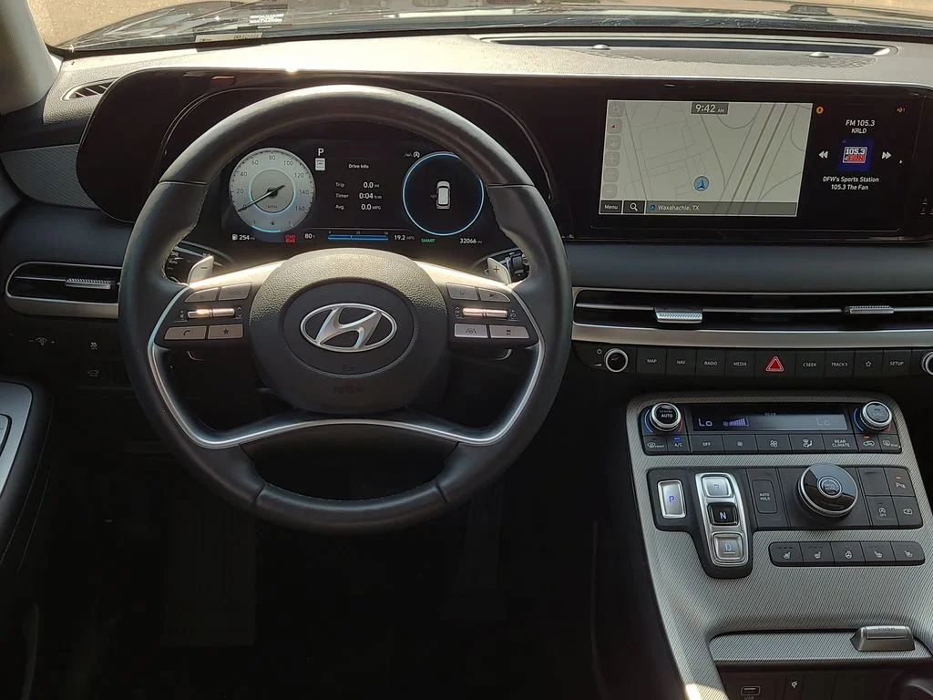 Used 2025 Red Hyundai SEL Premium image 20