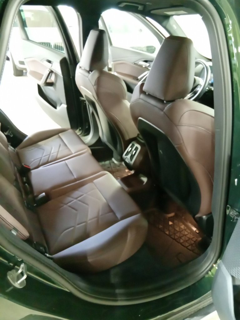 Used 2025 Blue Bay Lagoon Metallic BMW xDrive28i image 12
