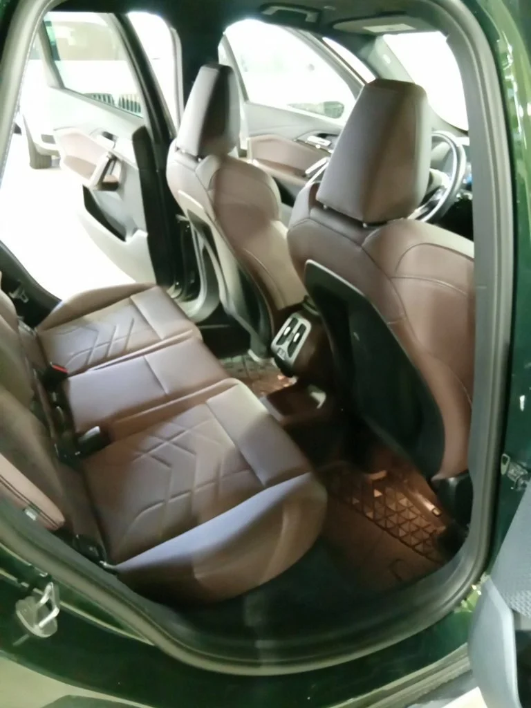 Used 2025 Blue Bay Lagoon Metallic BMW xDrive28i image 12