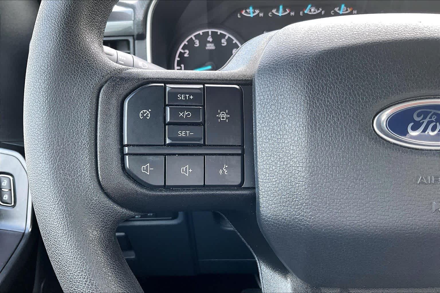 Used 2022 Oxford White Ford XL image 23