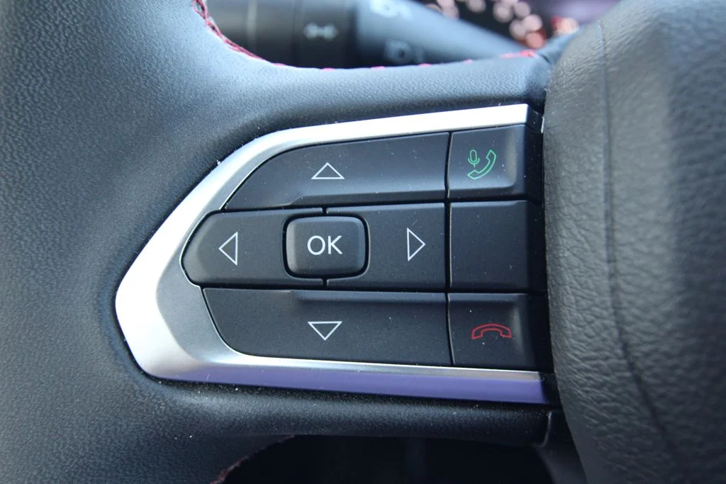 Used 2024 White Jeep Trailhawk image 20