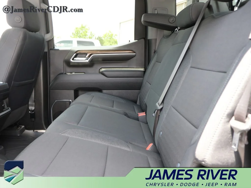 2023 Chevrolet Silverado 1500 RST - Photo 17