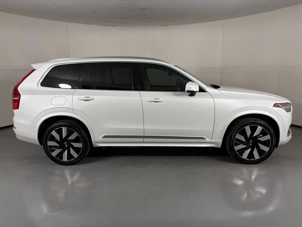 Used 2023 Crystal White Volvo Ultimate image 8