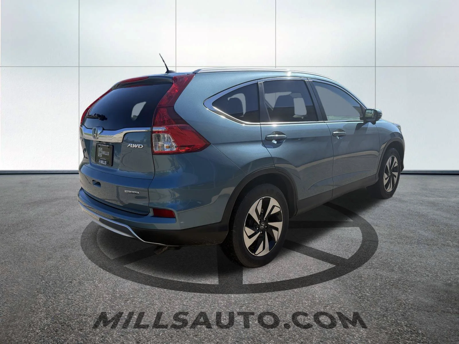 Used 2015 Mountain Air Metallic Honda Touring image 3