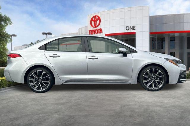Certified Used 2020 CLASSIC SILVER MET Toyota  image 3