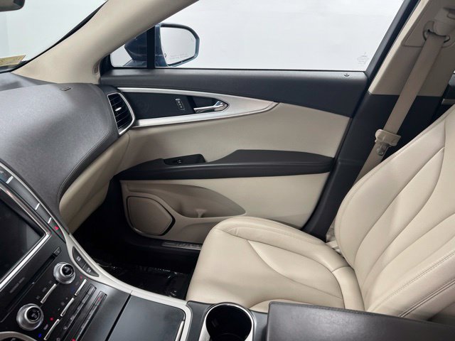 Used 2019 Blue Lincoln Standard image 16