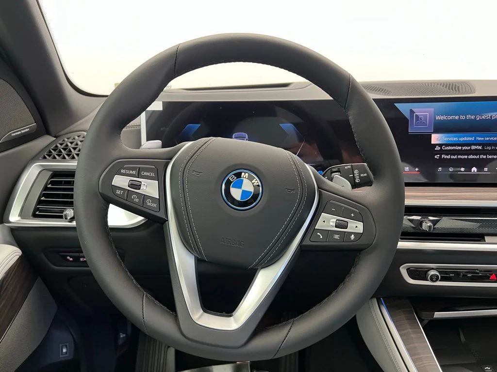 New 2026 Skyscraper Grey Metallic BMW xDrive50e image 17