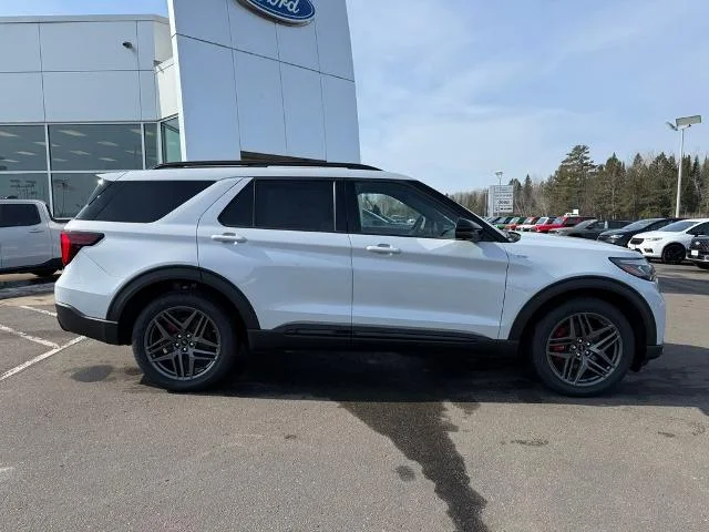 2026 Ford Explorer ST-Line - Photo 31